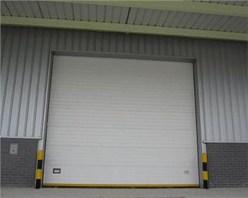 解析成都水晶卷簾門在市場上的作用